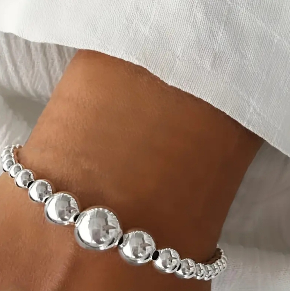 Bracelet 925 sterling Silvery fashionable. Adjasteble Bracelet  Creative bead.